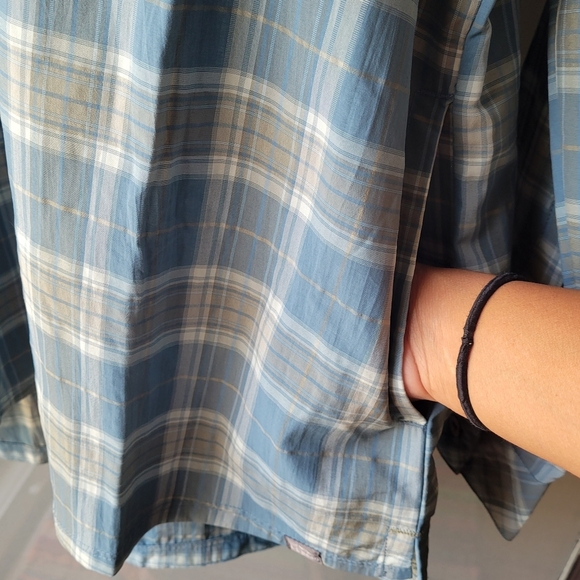 NEW LL Bean Shirt Mens Medium MULTIPLE POCKETS Blue White Button Up Vented Logo - Picture 10 of 13